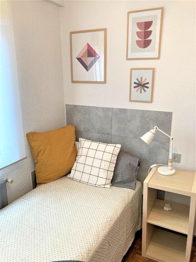 Tranquilidad Y Cercania. Wifi. Parking Incluido! Oviedo Bagian luar foto